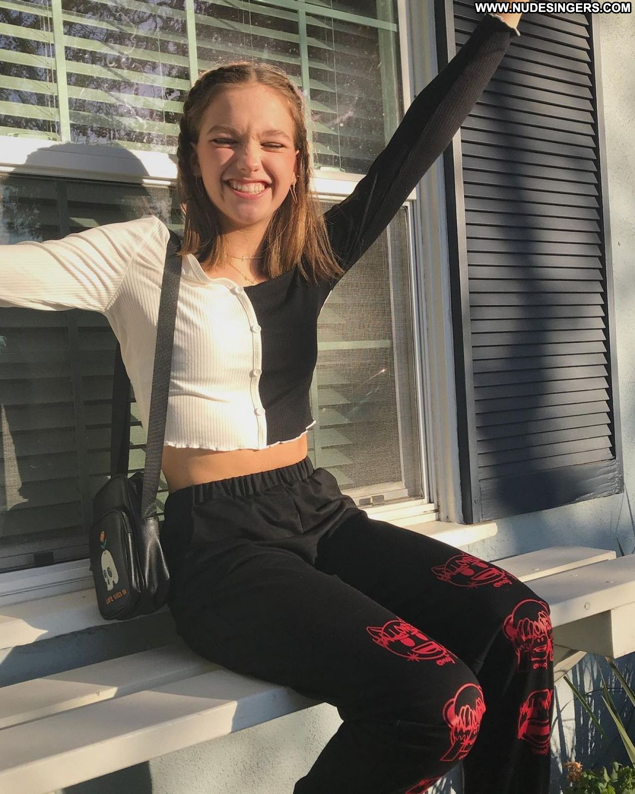 Jayden Bartels No Source Celebrity Beautiful Sexy Babe Posing Hot