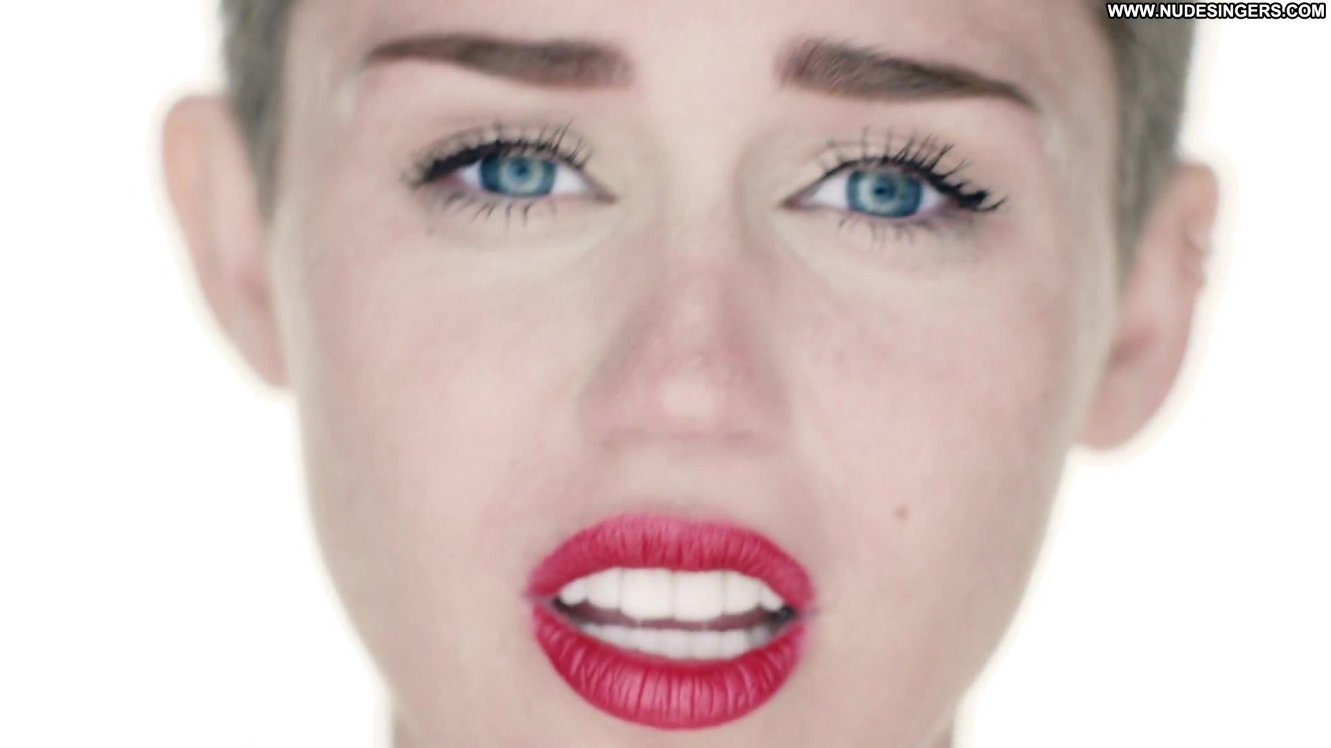 Miley cyrus wrecking ball перевод