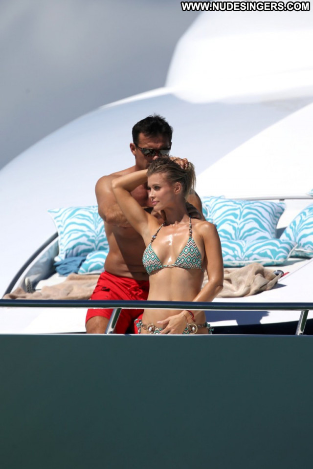 Joanna Krupa No Source Celebrity Topless Candids Babe Bikini